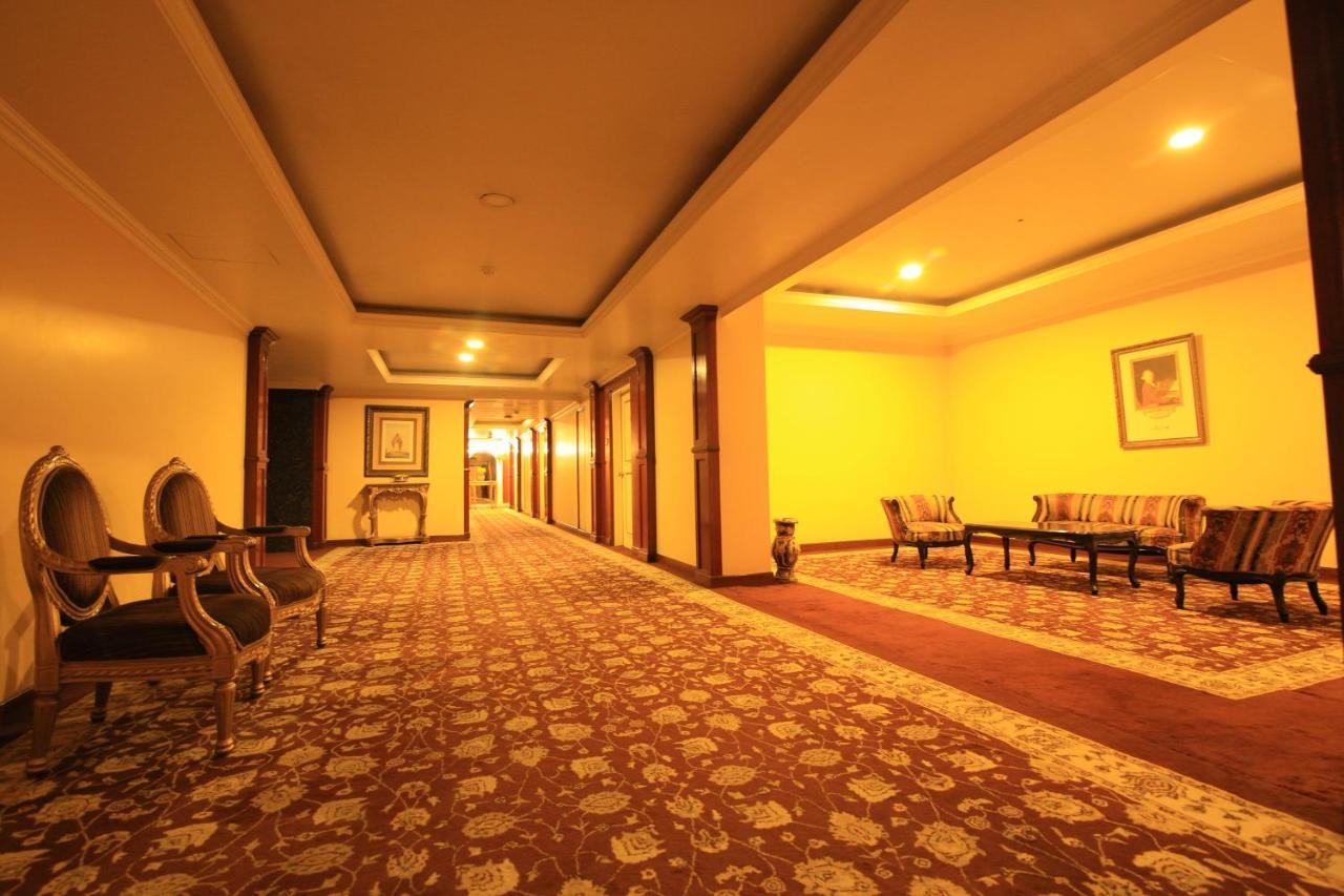 Dynasty Hotel Guwahati Exterior foto