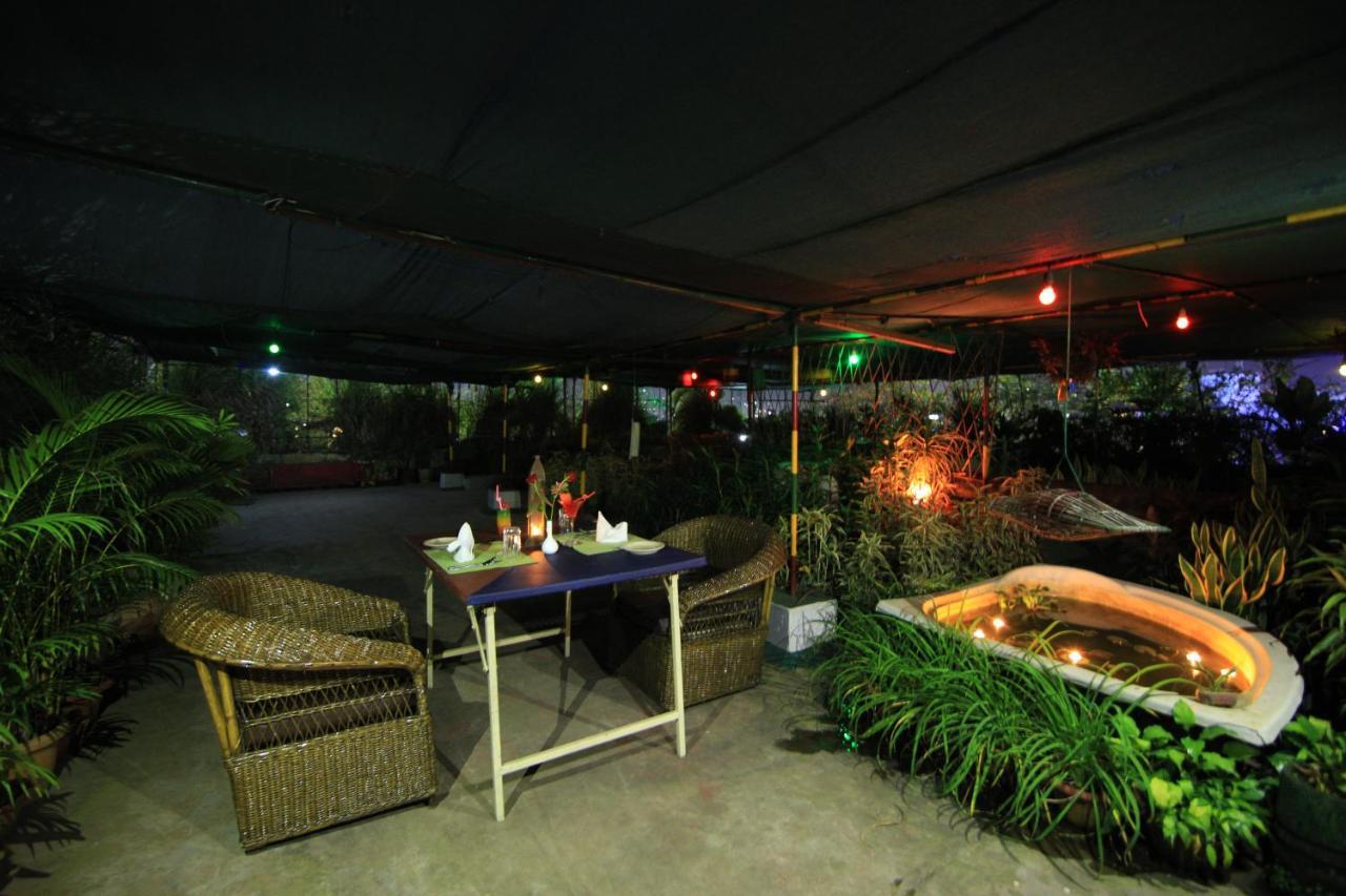 Dynasty Hotel Guwahati Exterior foto